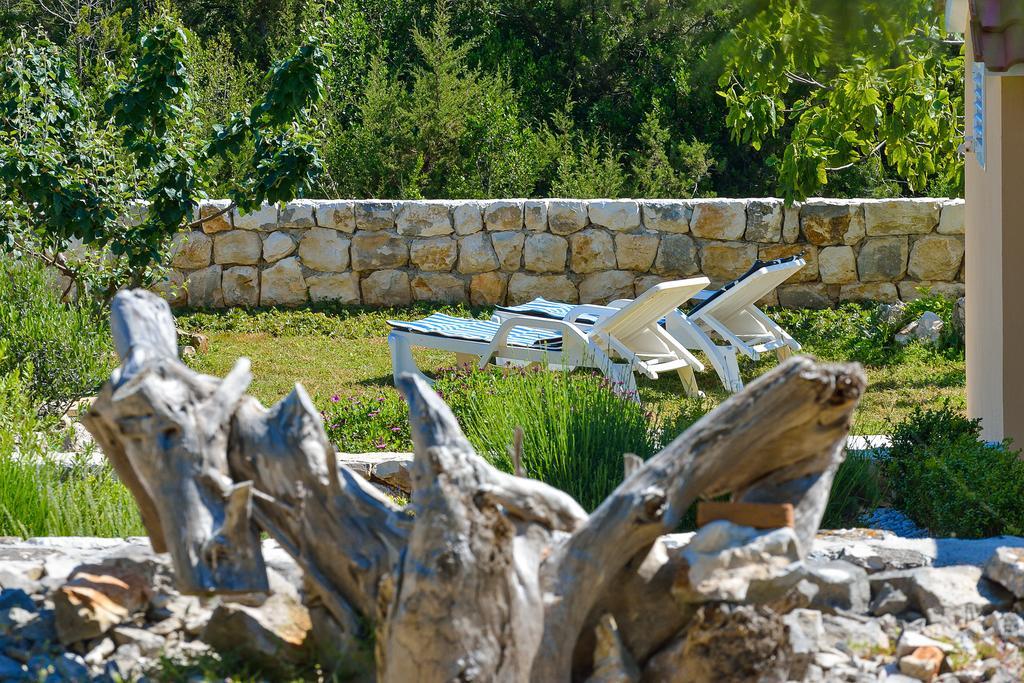 Guest House Sakarun Veli Rat Exteriör bild